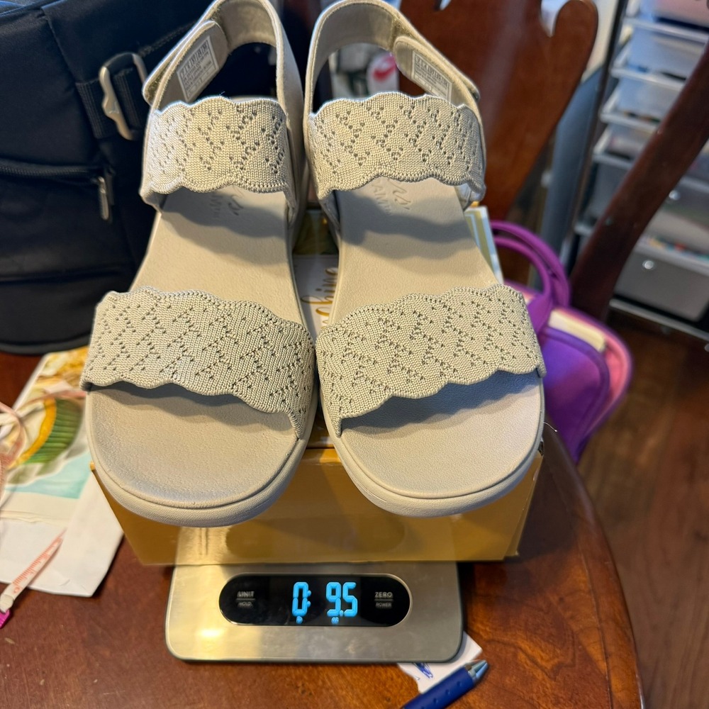 Skechers Arya On The Rise Luxe Foam Sandals Grey Womens Size 7 Comfort Wedge - Picture 10 of 10